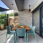 Semesterbostad In Mit Privatem Pool, Tischtennis, Bbq, Wlan *