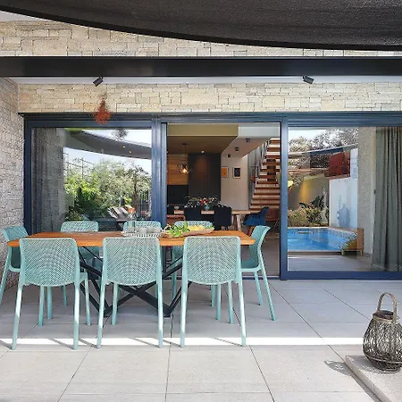 Holiday home In Mit Privatem Pool, Tischtennis, Bbq, Wlan *