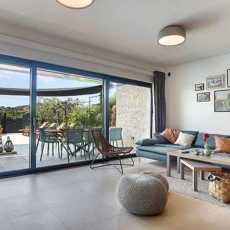 In Mit Privatem Pool, Tischtennis, Bbq, Wlan Feriehus Pula