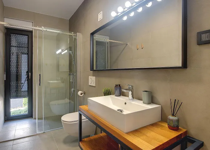 In Mit Privatem Pool, Tischtennis, Bbq, Wlan Feriehus *